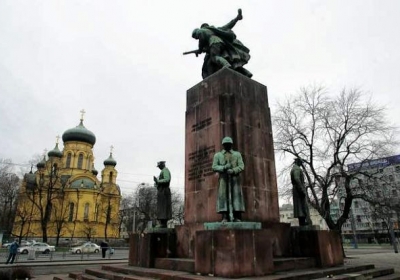 В Варшаве хотят избавиться от памятника советско-польского братства