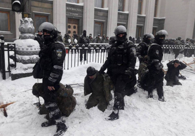 Поліція почала відпускати затриманих учасників акцій біля Ради, - Семенченко