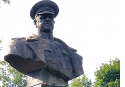 У Харкові повернули на місце пам'ятник маршалу Жукову, - ФОТО