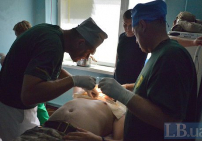 Лікарі розповіли про стан військових, які постраждали від вибуху міномета на Рівненщині