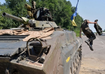За добу в зоні АТО загинули три і поранено 27 українських військовослужбовців, - РНБО 