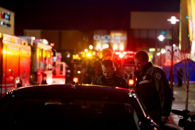 Стрілка, який напав на торговий центр у Нью-Джерсі, знайшли мертвим