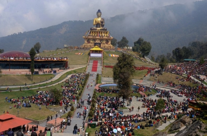 Далай-лама освятив статую Будди в Індії