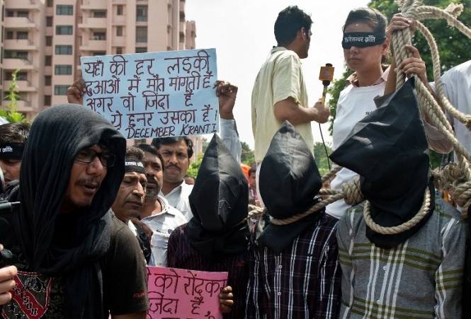 Винних у груповому зґвалтуванні в Індії засудили до страти