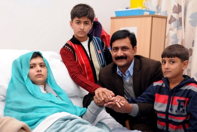 Поранена талібами Малала Юсуфзай одужує і далі буде боротися за права пакистанок