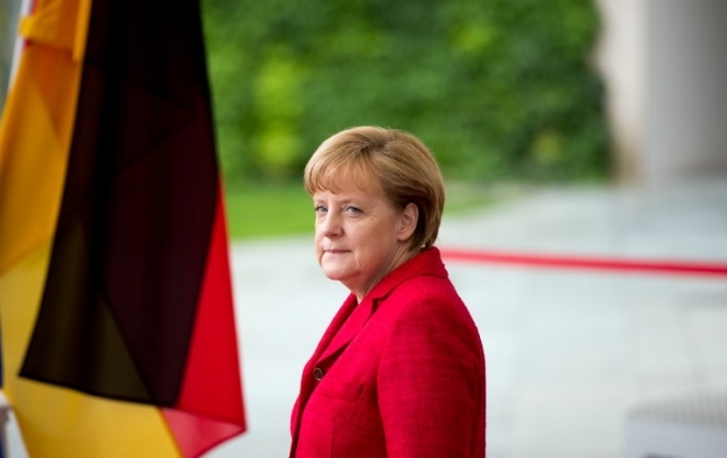 Офіс Меркель закрили через підозрілий предмет