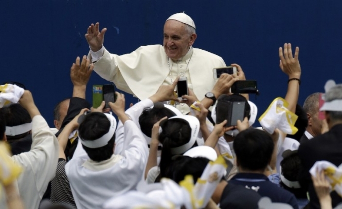 Папа Римський вважає, що свобода слова має межу: віру висміювати не можна