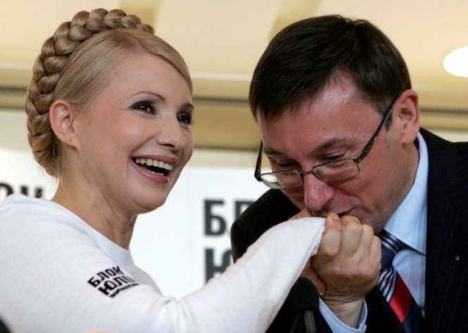 Луценко впевнений, що звільнення Тимошенко - в руках Яценюка