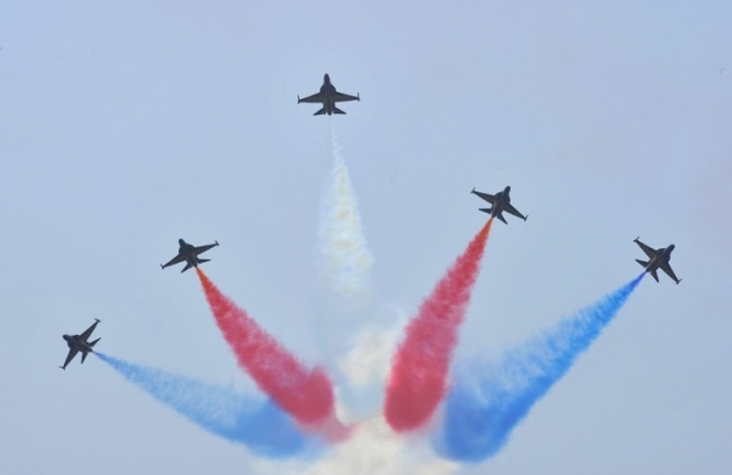 Південна Корея відзначила день збройних сил змаганнями та авіашоу