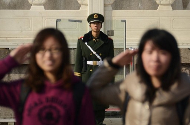 У Китаї, щоб побороти корупцію, взялись за хабародавців
