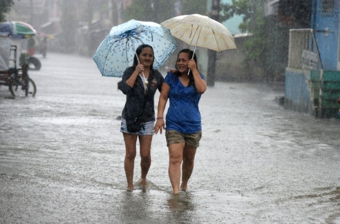 Жертвами тайфуна на Филиппинах стали более 100 человек (видео)
