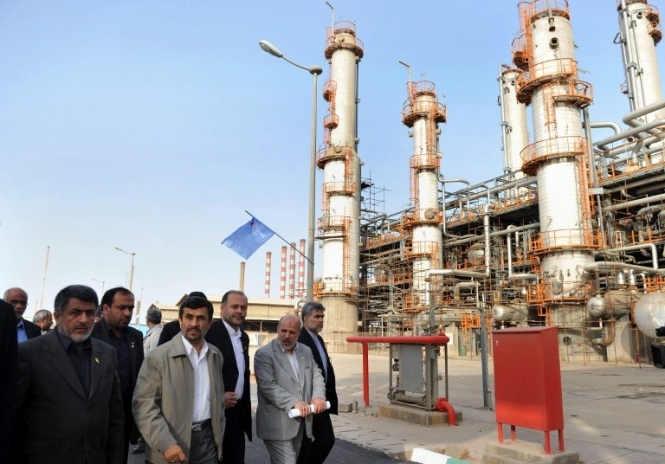 Індія вперше почала розраховуватися за іранську нафту в євро 