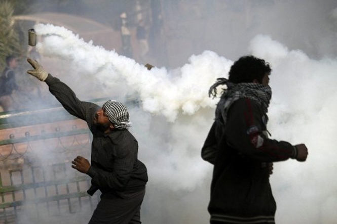 В Єгипті демонстранти напали на кортеж прем’єра