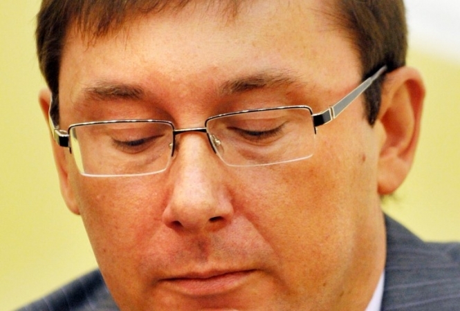 Балотуючись до Верховної Ради, Ющенко грає на руку регіоналам, - Луценко