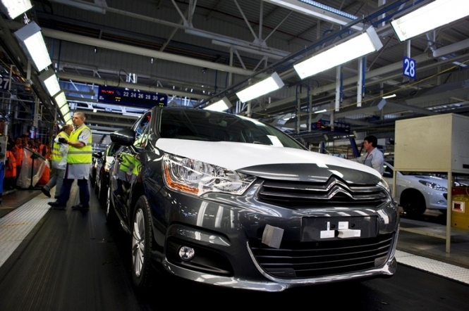 Peugeot скорочує робочі місця на заводах у Франції