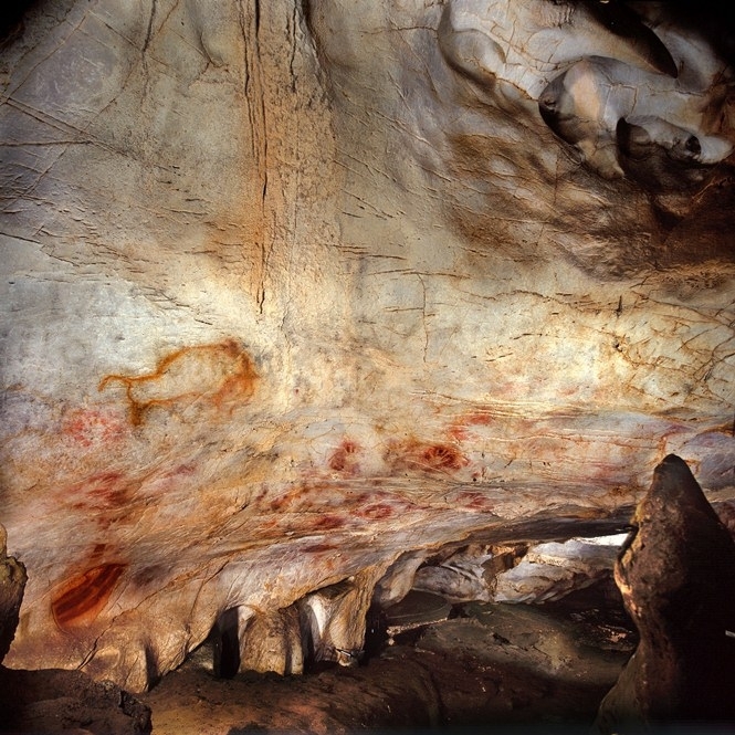 Вчені встановили вік найдавніших наскельних малюнків (фото)