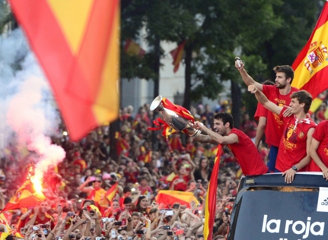 Іспанія святкує: футболісти-чемпіони повернулися додому