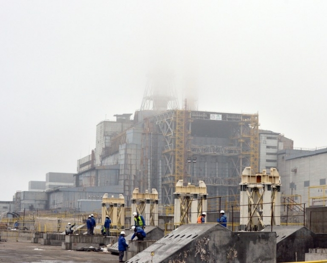 На Чорнобильській АЕС відновили будівництво укриття
