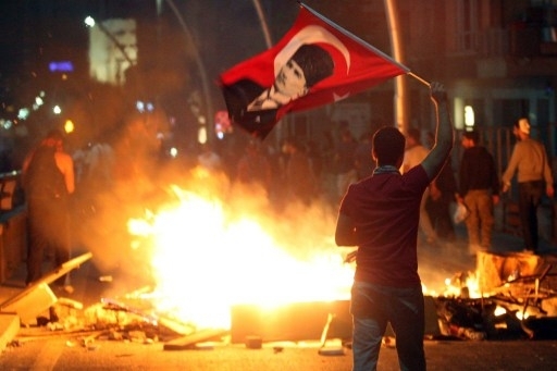 Губернатор Стамбула зізнався, що хотів би бути одним з протестувальників