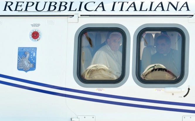 Папа Франциск полетів у Бразилію на зустріч з молоддю