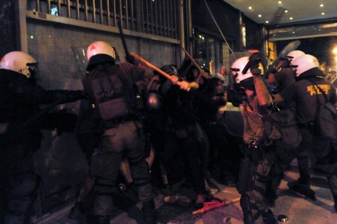Антифашистські виступи у Греції завершилися сутичками з поліцією