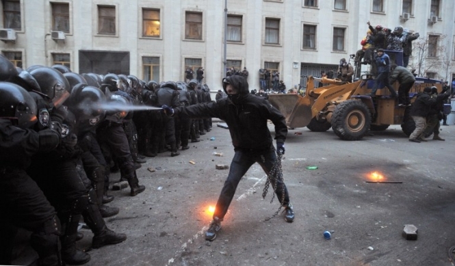 Радикальний сценарій розвитку подій на Майдані вигідний спецслужбам інших країн, - політолог