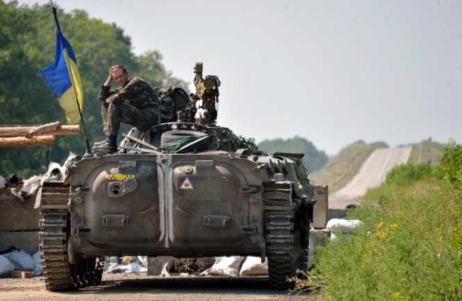 В ожесточенных боях у Антрацита украинские военные сдержали наступление террористов 