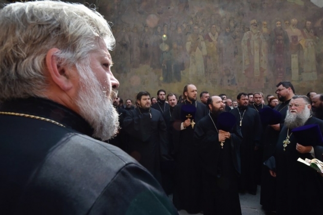В Крыму священники РПЦ отправляют детей в лагеря, где их 