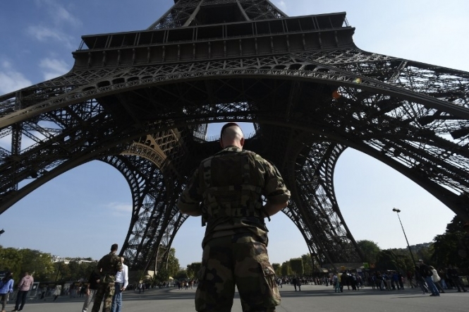 Франция может нанести авиаудары по силам Исламского Государства в Сирии, - Le Monde