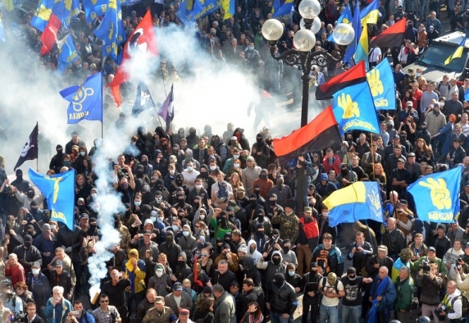 ЄС засудив силові акції протесту під Радою 
