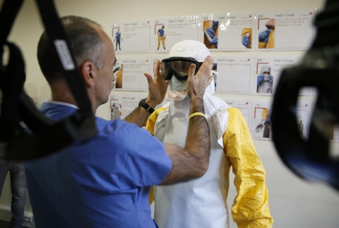 У Сьєрра-Леоне італійський лікар заразився на вірус Ебола 