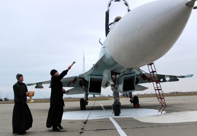 Су-57 стоять під відкритим небом, адже росія їх не захищає – Forbe
