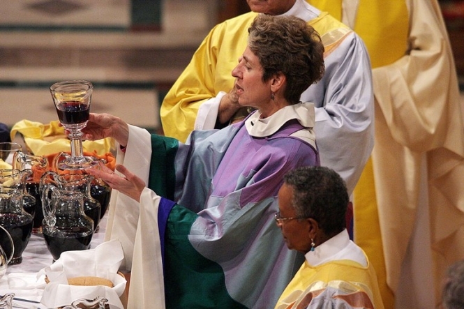 Англіканська церква заборонила жінкам ставати єпископами