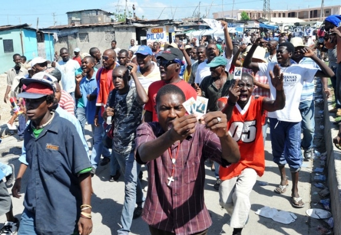 США прекращают прием беженцев с Гаити