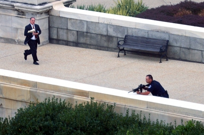 Поліція затримала підозрюваного, що стріляв біля будівлі Конгресу США (Фото)