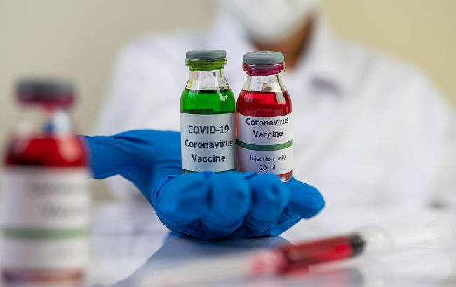 Канада додатково замовила мільйони доз двох вакцин проти COVID-19