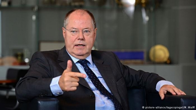 Экс-министр финансов Германии отказался сотрудничать с Фирташем