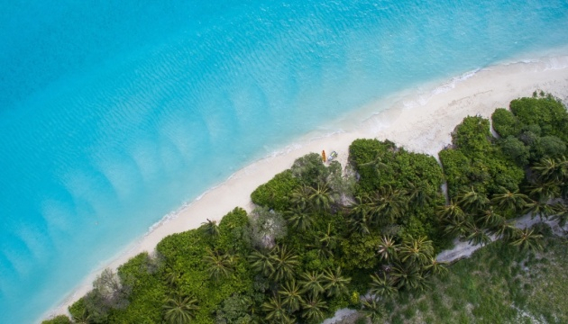 Мальдіви вимагатимуть від туристів негативний ПЛР-тест