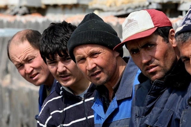 Росії не вистачає трудових мігрантів з України