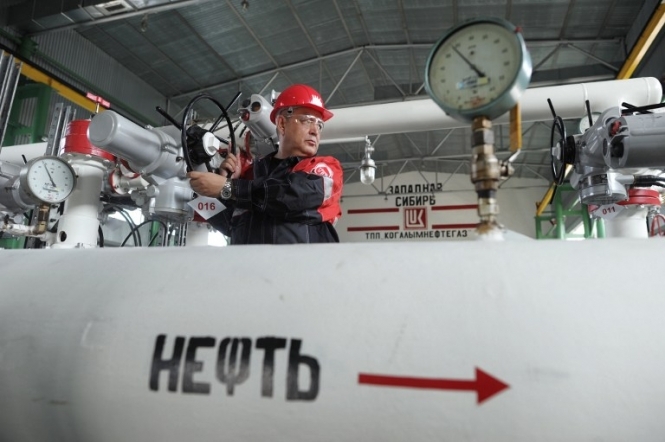 ЄС застосує санкції проти російських нафтових компаній, - FT