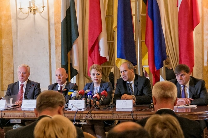 Країни Вишеградської групи ратифікують угоду про асоціацію до кінця року