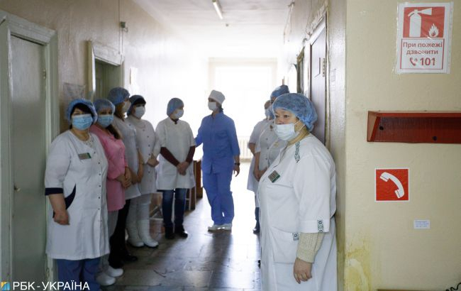 В Украине есть 35 000 кроватей для госпитализации больных коронавирус