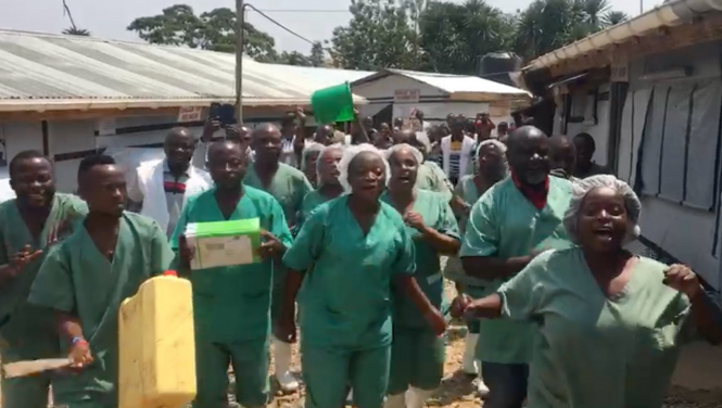 В Конго вылечили последнюю пациентку с лихорадкой Эбола — медики станцевали на радостях