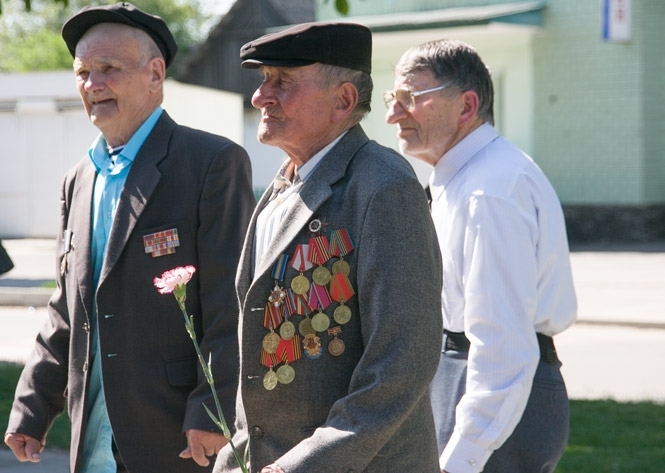 Кіровоградські ветерани відмовляються від георгіївських стрічок на 9 травня