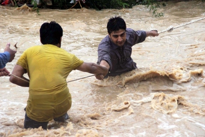 Від сильних дощів у Пакистані загинуло 130 осіб