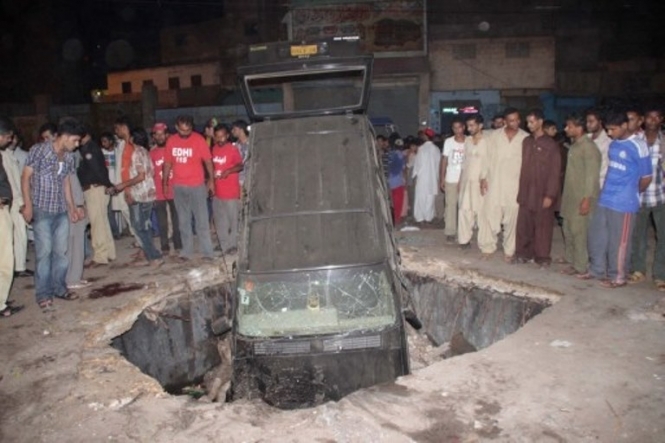 У Пакистані терористи підірвали бомбу під час футбольного матчу