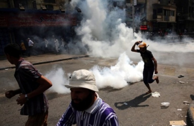 Поліція Каїру розігнала виступ прибічників Мурсі сльозогінним газом
