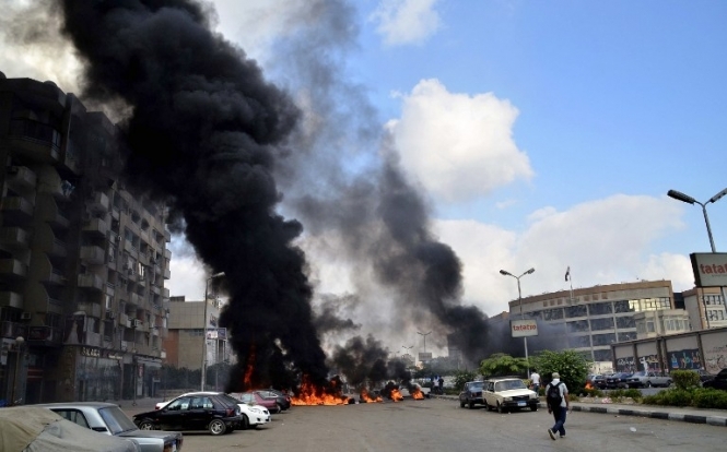 Єгипет протестує: ісламісти підпалили урядову будівлю