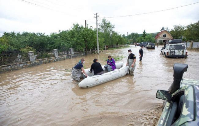 В Украине вторую неделю подтоплены населенные пункты из-за паводка