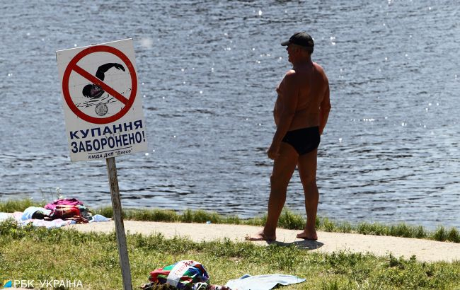 На пляжах Киева не рекомендуют купаться